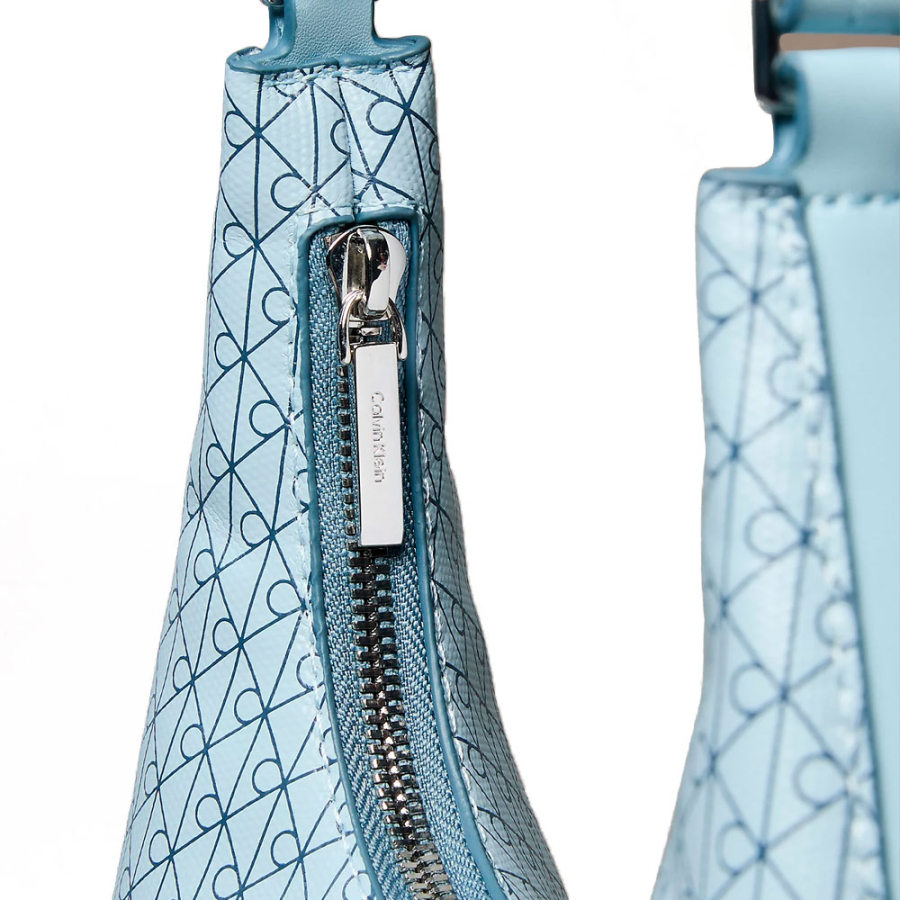 bolsa-de-ombro-com-logotipo-monograma-em-toda-a-peca bolsa-de-ombro-com-logotipo-monograma-em-toda-a-peca