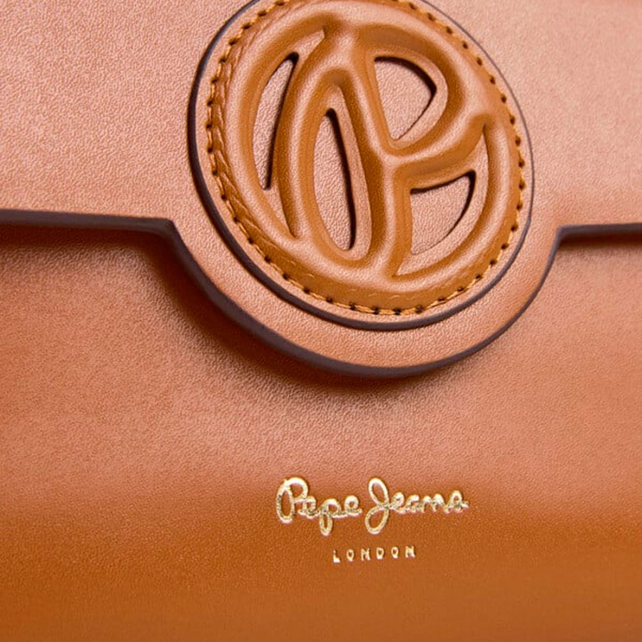 portefeuille-monogramme-en-relief portefeuille-monogramme-en-relief