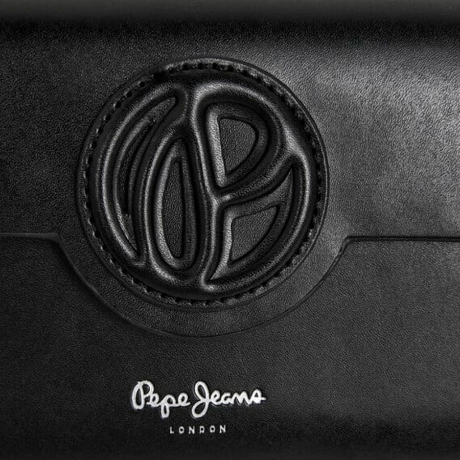 portefeuille-monogramme-en-relief portefeuille-monogramme-en-relief