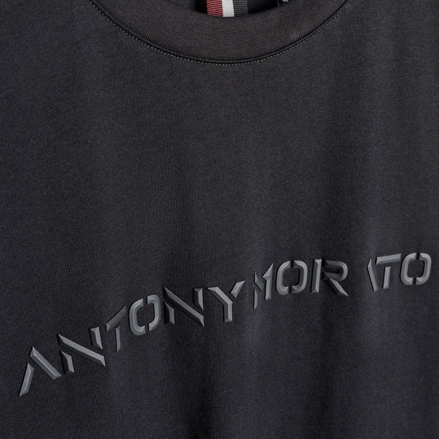 maglietta-con-stampa-a-rombi