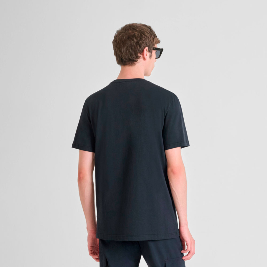 t-shirt-mit-rautenmuster t-shirt-mit-rautenmuster