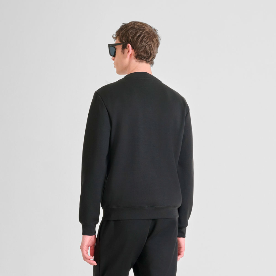 crew-neck-sweatshirt-with-logo