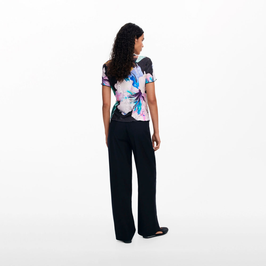 camiseta-texturizada-com-flores camiseta-texturizada-com-flores