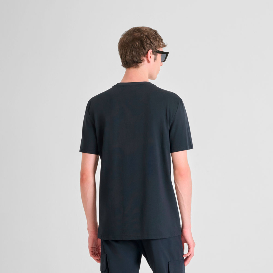 maglietta-con-stampa-del-logo