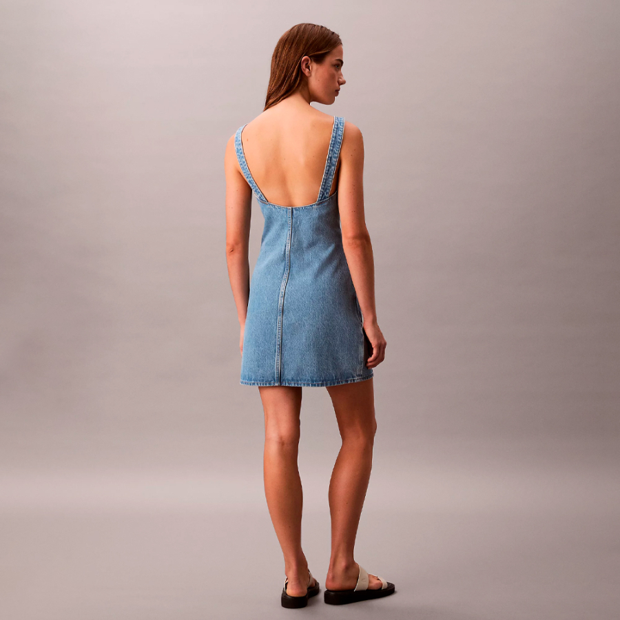 robe-courte-en-jean-a-col-ouvert robe-courte-en-jean-a-col-ouvert