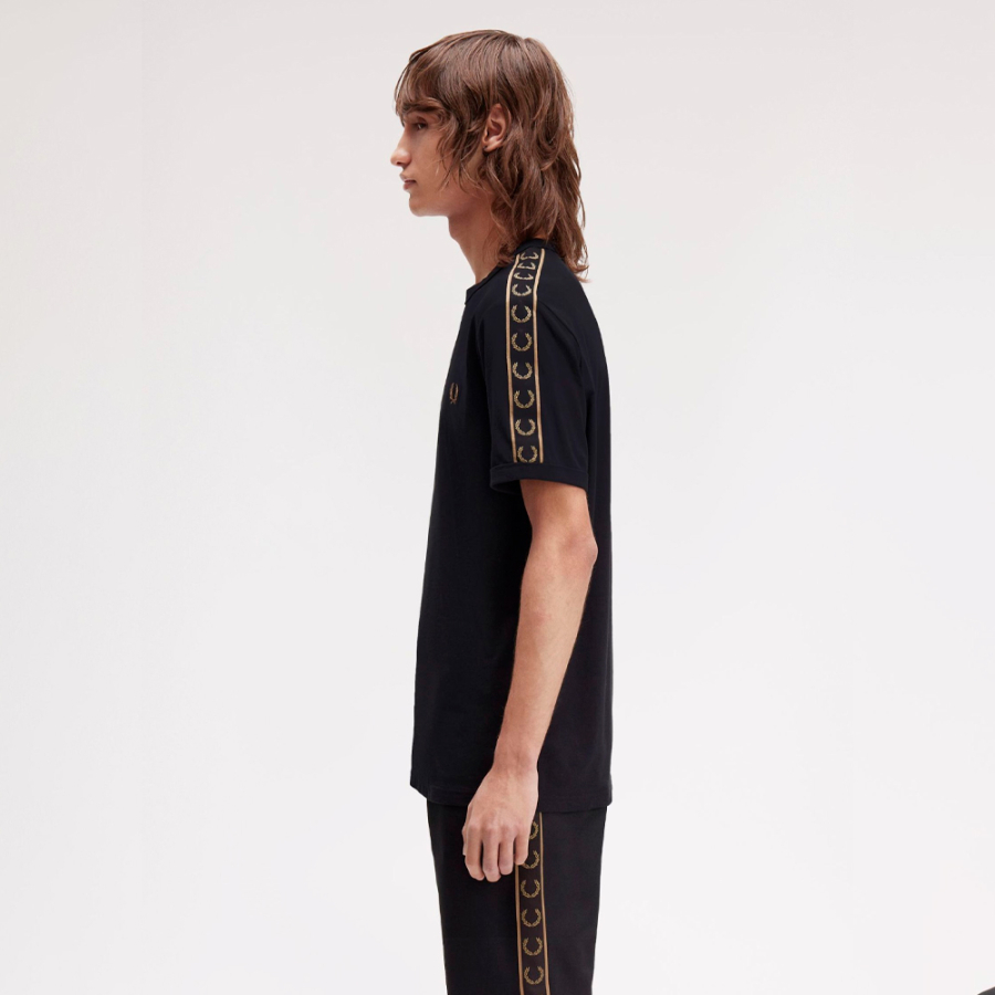 ringer-t-shirt-mit-kontrastband ringer-t-shirt-mit-kontrastband