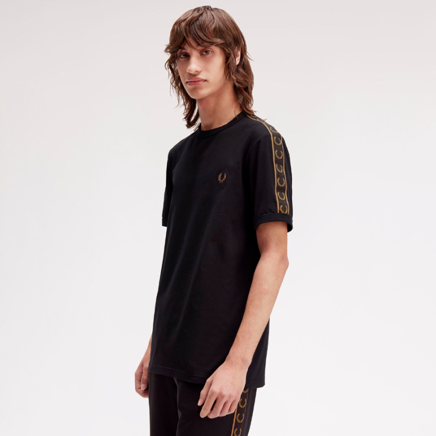 ringer-t-shirt-mit-kontrastband ringer-t-shirt-mit-kontrastband