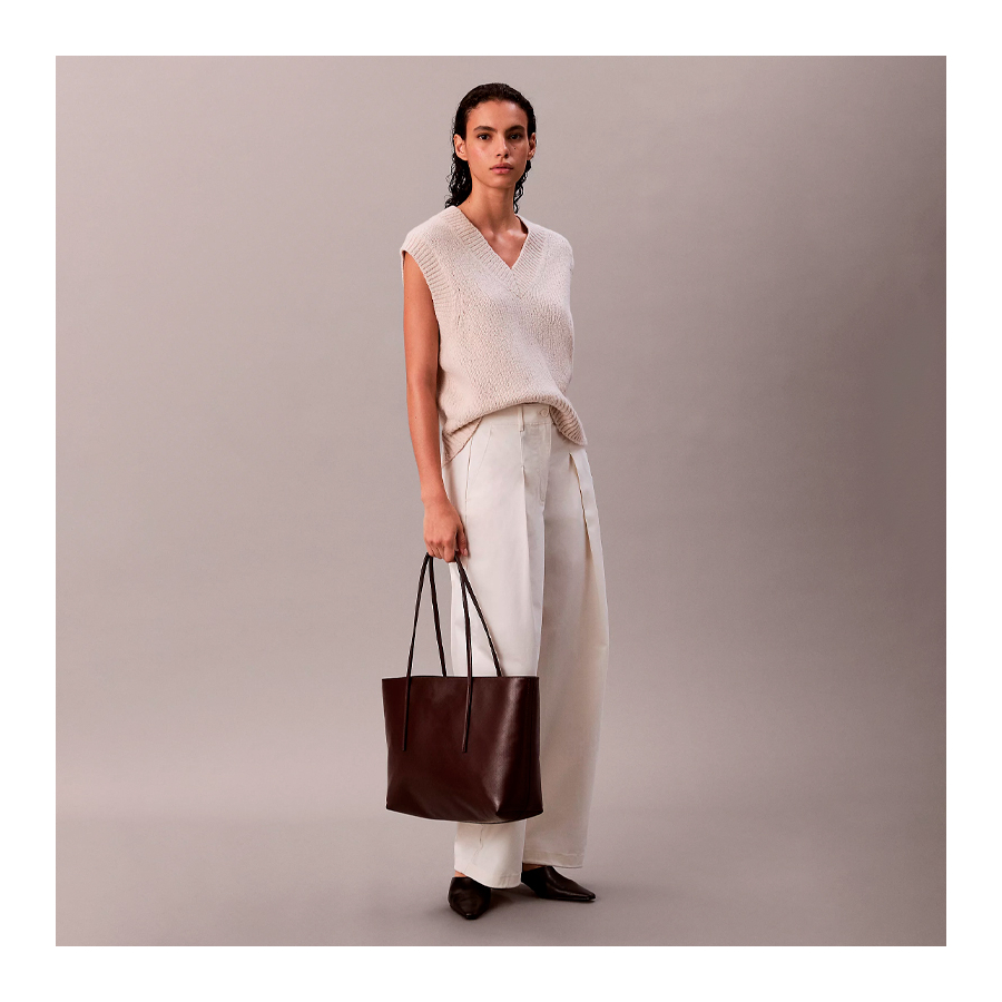 monogram-logo-tote-bag-with-pouch monogram-logo-tote-bag-with-pouch