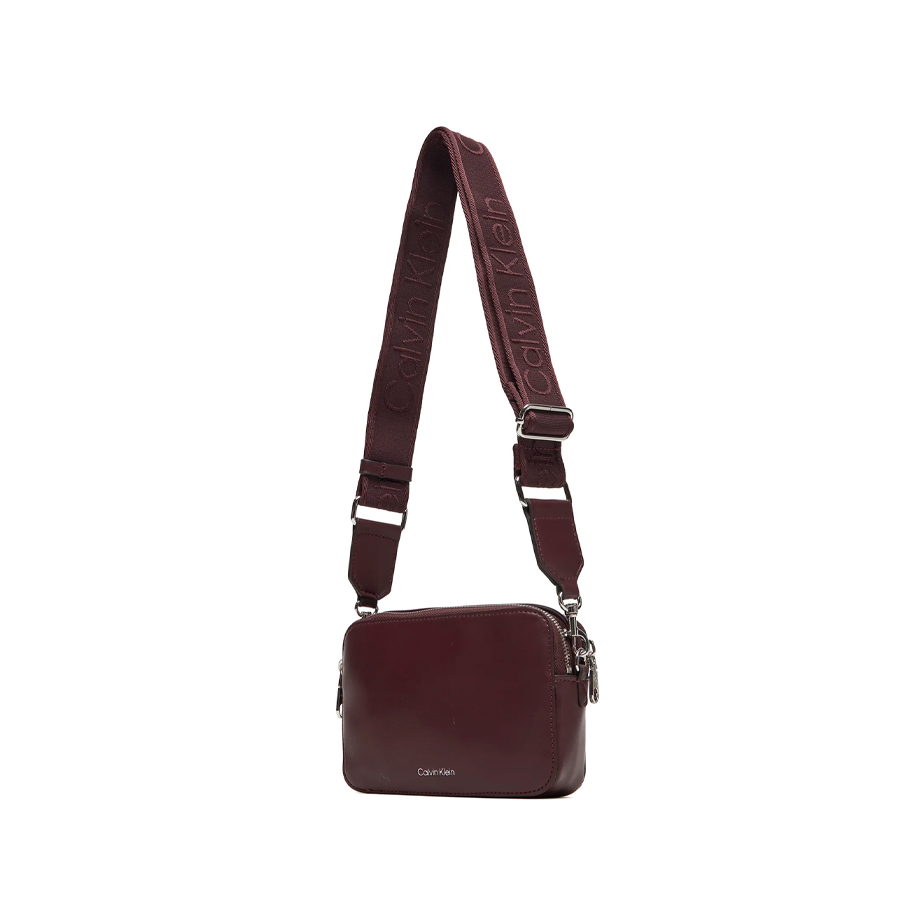 wandelbare-umhangetasche-mit-2-riemen wandelbare-umhangetasche-mit-2-riemen