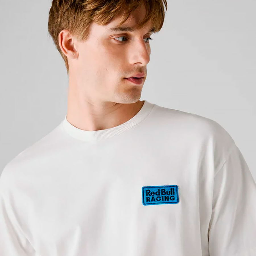 maglietta-comoda-con-stampa-sul-retro