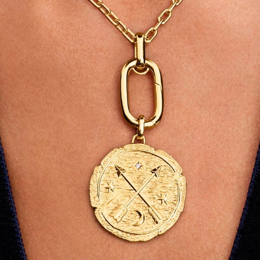 grand-medaillon-a-breloques-fleches-croisees-764084c01