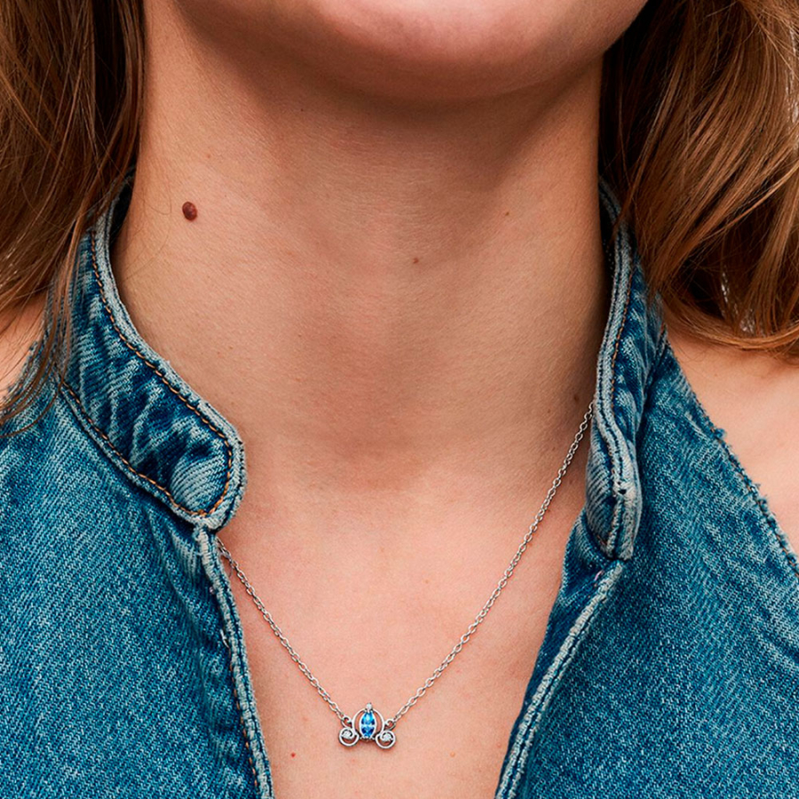 collier-carrosse-de-cendrillon-disney-393057c01