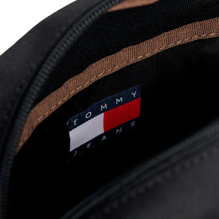 bolsa-transversal-com-inscricao-essencial-da-reporter bolsa-transversal-com-inscricao-essencial-da-reporter