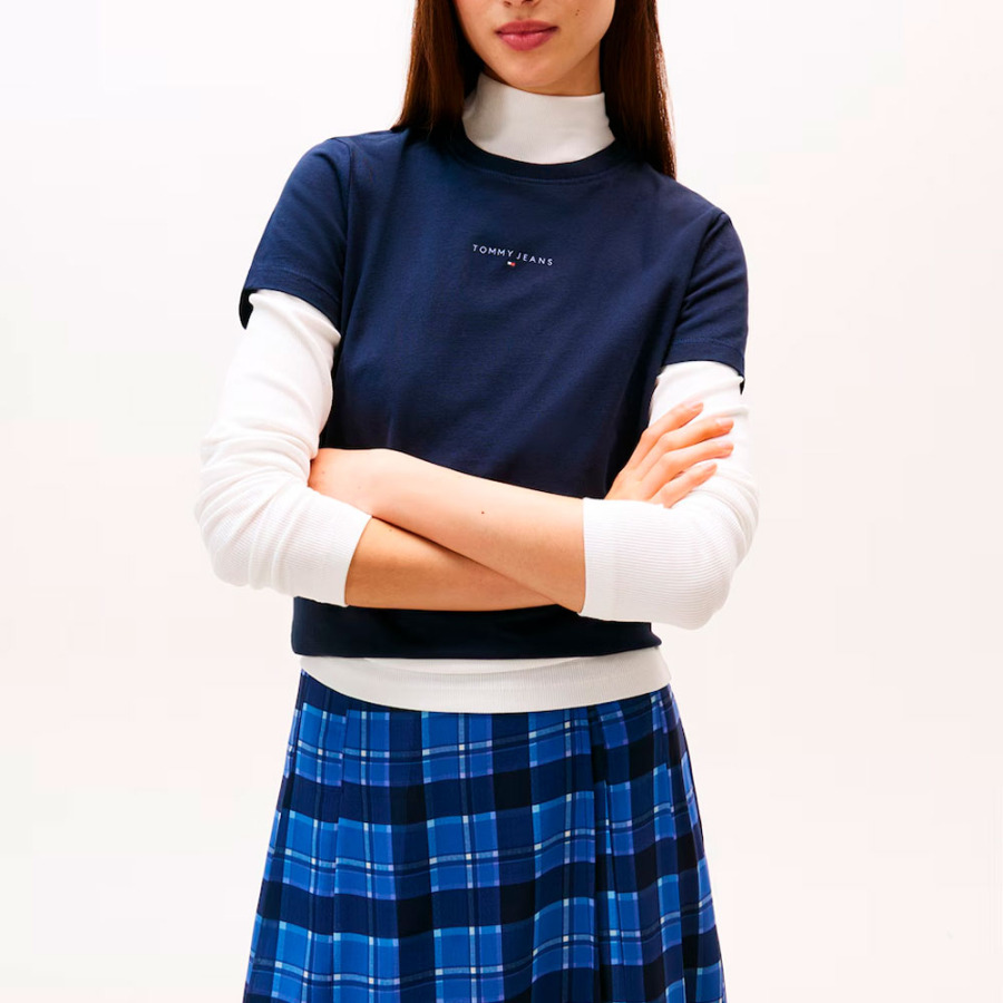 camiseta-gola-redonda-com-logotipo-linear camiseta-gola-redonda-com-logotipo-linear