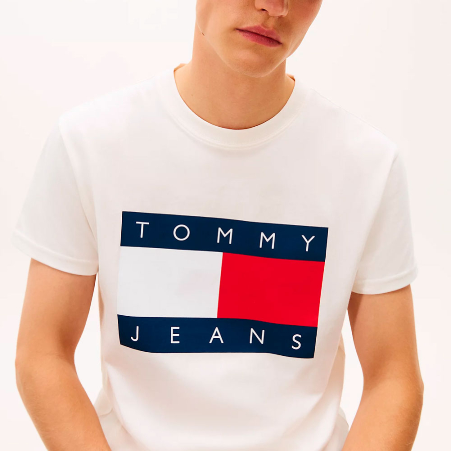 t-shirt-girocollo-con-toppa