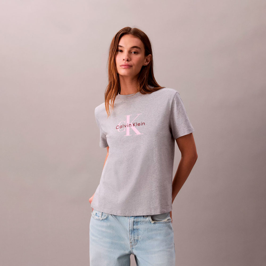 t-shirt-mit-monogramm-logo t-shirt-mit-monogramm-logo