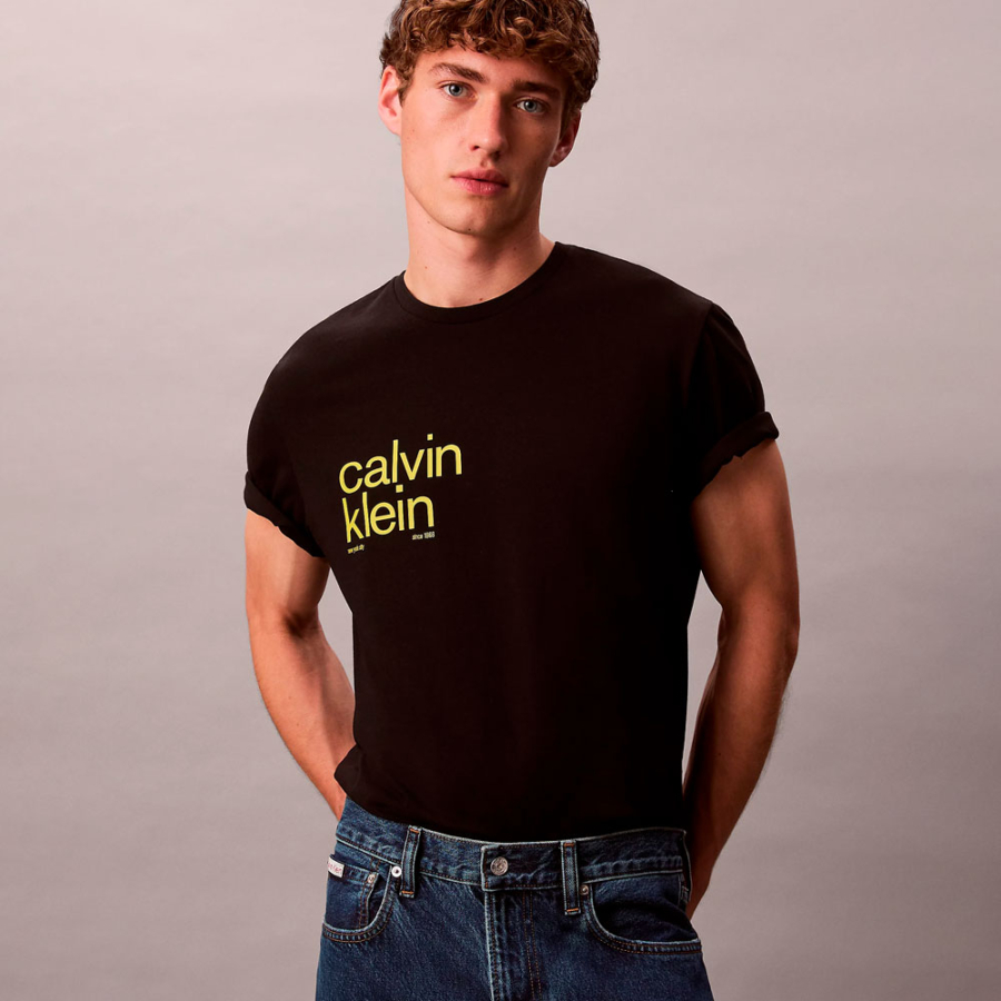 maglietta-ampia-con-grafica-circolare maglietta-ampia-con-grafica-circolare