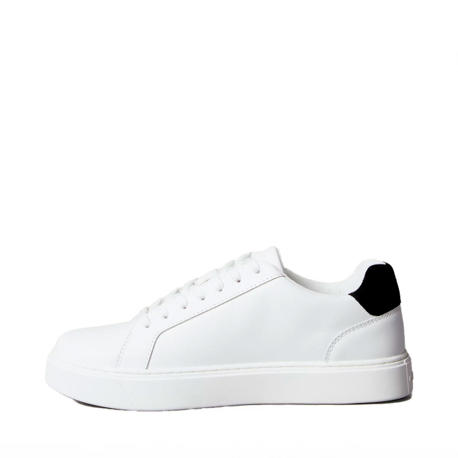 sneakers-in-pelle-con-logo-distintivo sneakers-in-pelle-con-logo-distintivo