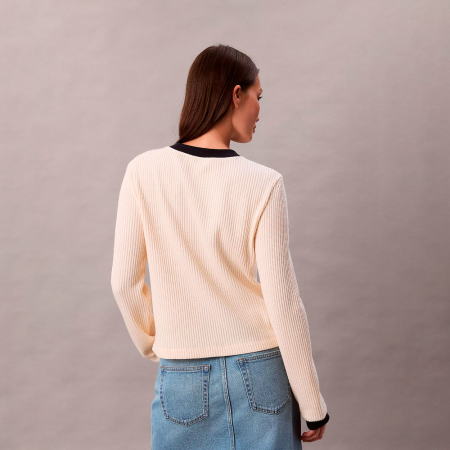 maglietta-a-maniche-lunghe-in-maglia-a-nido-d-ape maglietta-a-maniche-lunghe-in-maglia-a-nido-d-ape