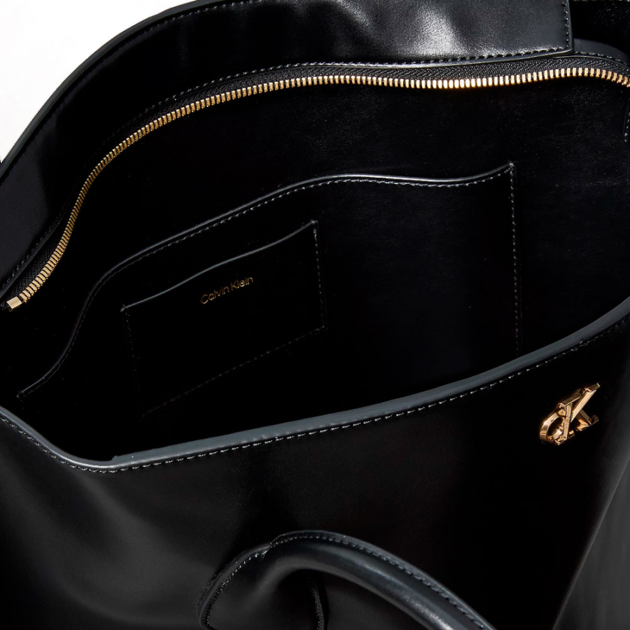 bolso-tote-con-herraje-con-logo-monograma bolso-tote-con-herraje-con-logo-monograma
