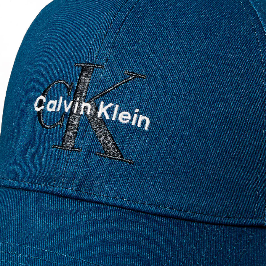 casquette-de-baseball-avec-logo-monogramme-brode casquette-de-baseball-avec-logo-monogramme-brode
