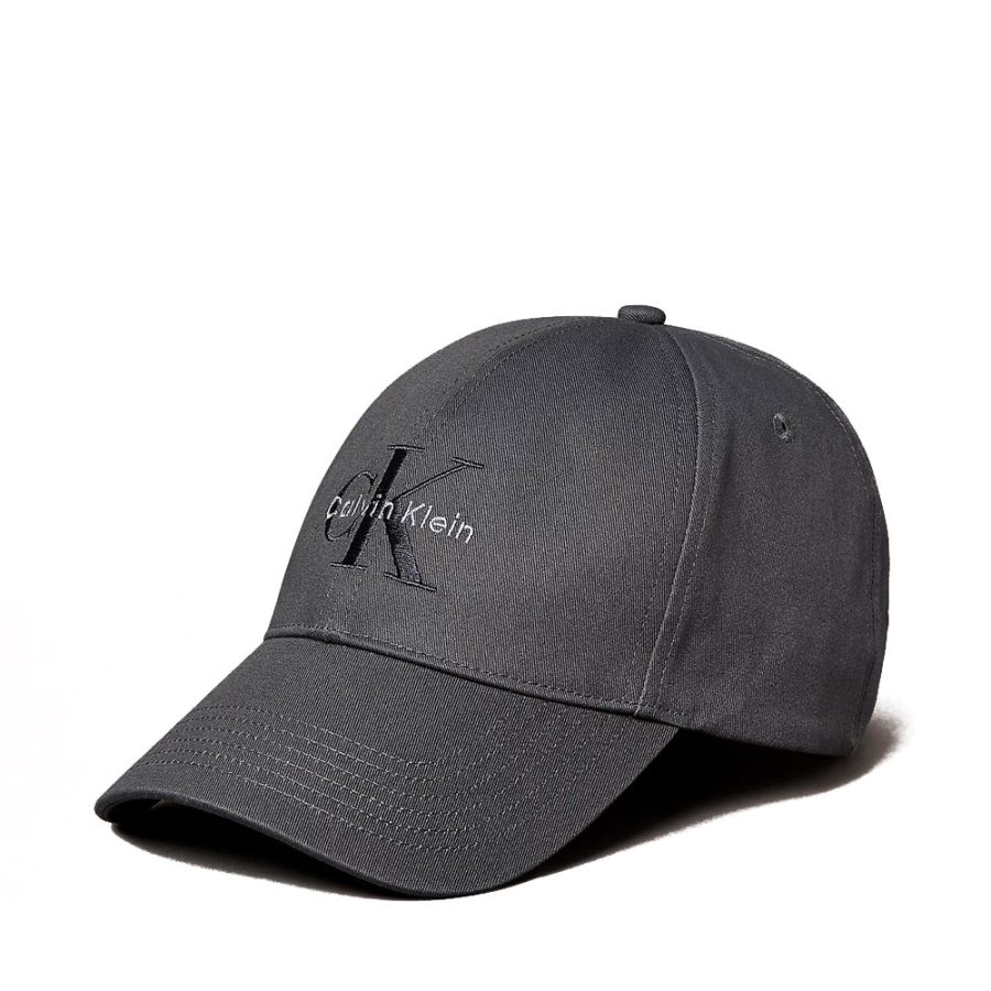 gorra-de-beisbol-con-logo-monograma-bordado gorra-de-beisbol-con-logo-monograma-bordado