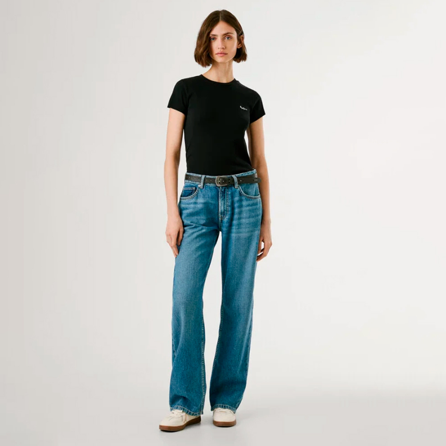 camiseta-canelada-com-estampa-de-logotipo