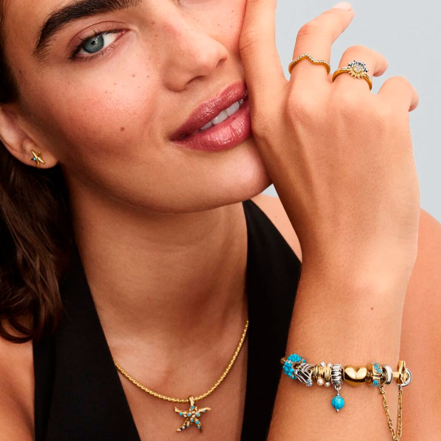 abstract-waves-charm-763915c01 abstract-waves-charm-763915c01