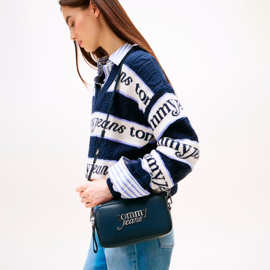 tommy-jeans-bandolera-aw0aw17897-c1g-tu-bold-script-shoulder-bag-dark-night-navy tommy-jeans-bandolera-aw0aw17897-c1g-tu-bold-script-shoulder-bag-dark-night-navy