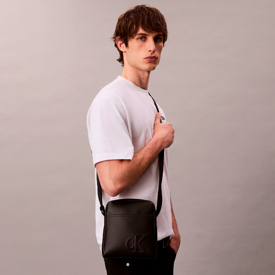 borsa-reporter-con-logo-monogramma-inciso borsa-reporter-con-logo-monogramma-inciso