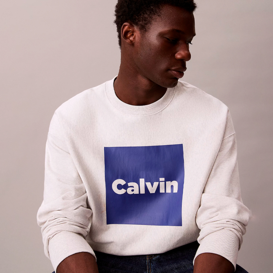 hochwertiges-locker-sitzendes-fleece-sweatshirt-mit-grafischem-logo hochwertiges-locker-sitzendes-fleece-sweatshirt-mit-grafischem-logo