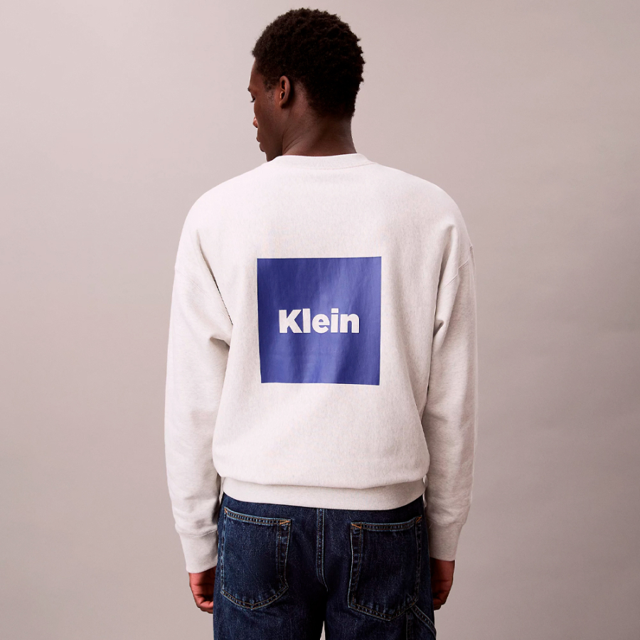 hochwertiges-locker-sitzendes-fleece-sweatshirt-mit-grafischem-logo hochwertiges-locker-sitzendes-fleece-sweatshirt-mit-grafischem-logo