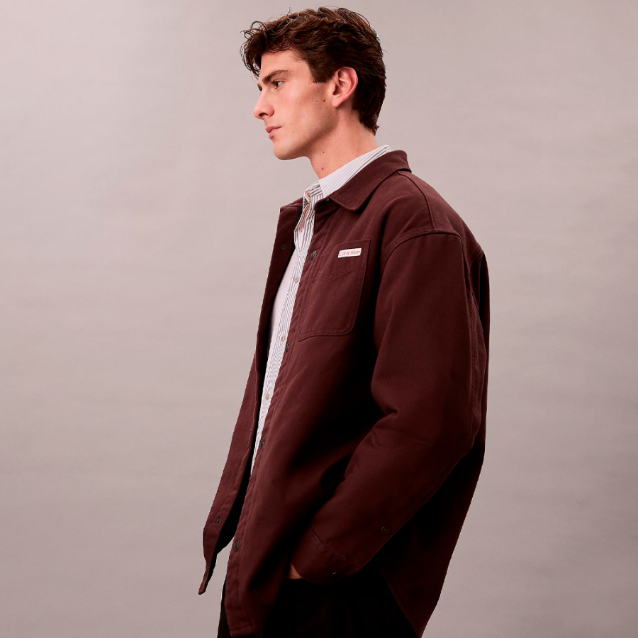 locker-sitzendes-denim-overshirt-im-stil-der-neunziger locker-sitzendes-denim-overshirt-im-stil-der-neunziger