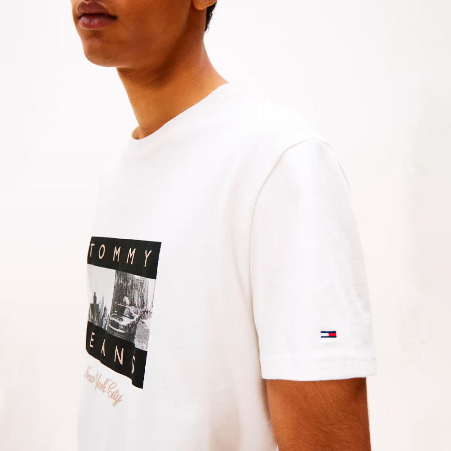 t-shirt-a-col-rond-avec-imprime t-shirt-a-col-rond-avec-imprime