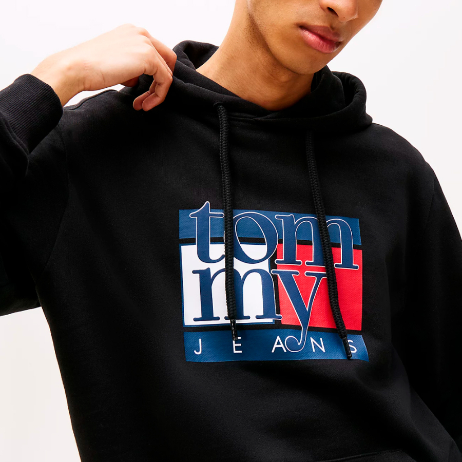 sweat-a-capuche-avec-logo sweat-a-capuche-avec-logo
