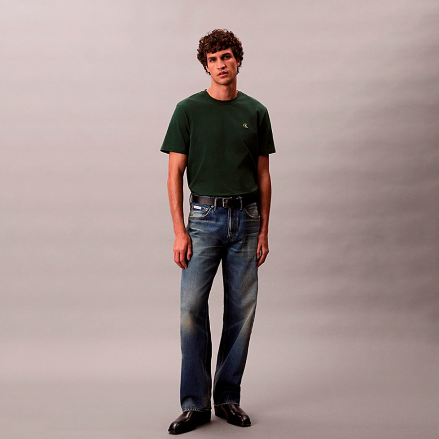 camiseta-folgada-com-monograma-bordado camiseta-folgada-com-monograma-bordado