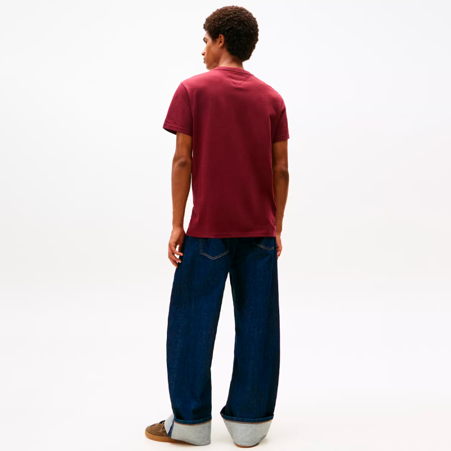 camiseta-slim-con-logo-lineal camiseta-slim-con-logo-lineal