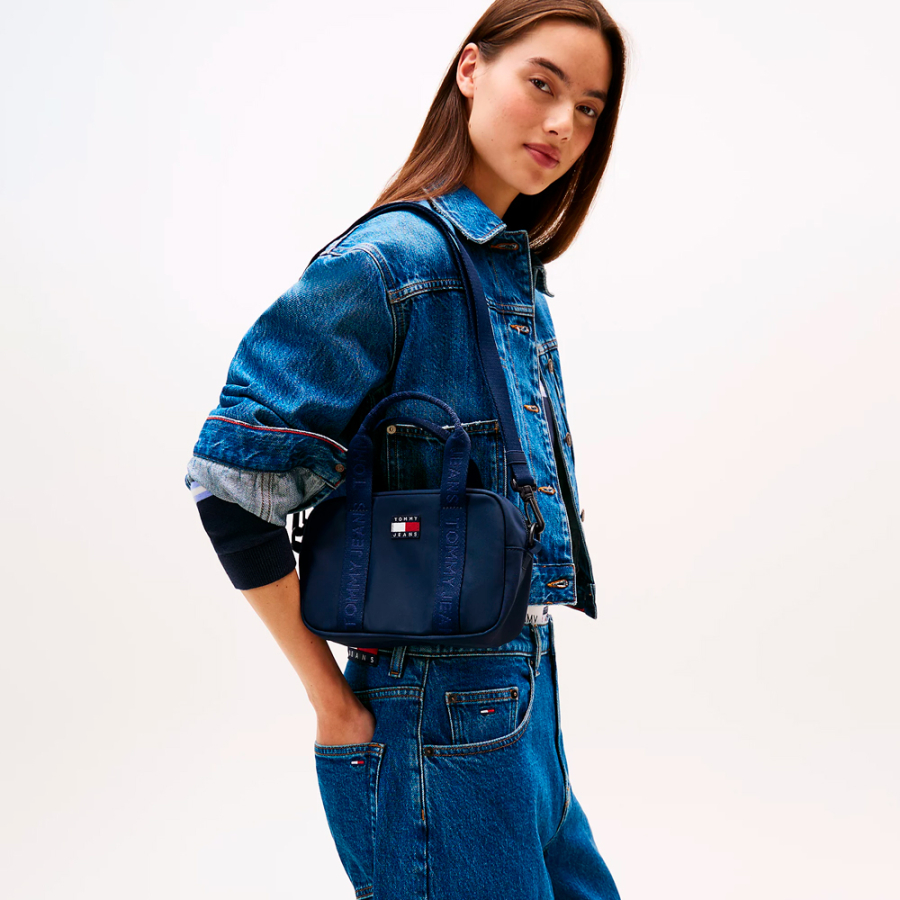 bolso-bandolera-essential-con-inscripcion bolso-bandolera-essential-con-inscripcion