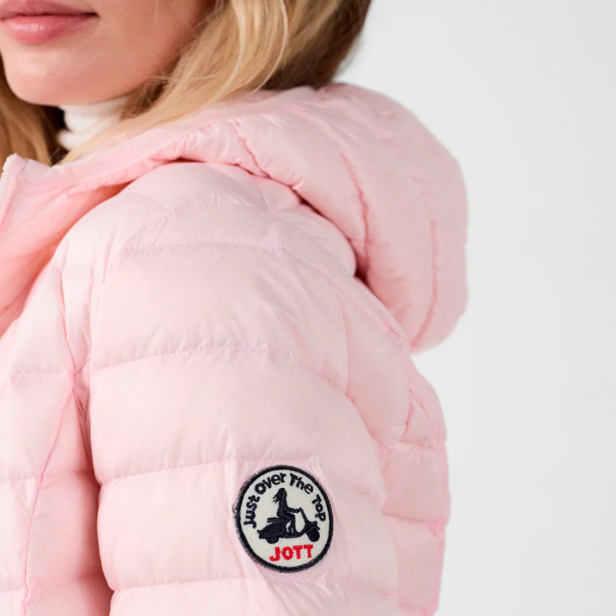 jaqueta-leve-com-capuz jaqueta-leve-com-capuz