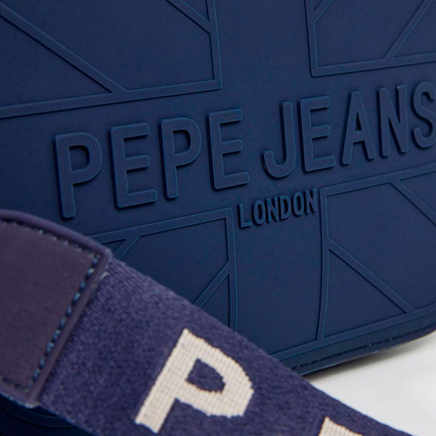 sac-avec-details-en-caoutchouc sac-avec-details-en-caoutchouc