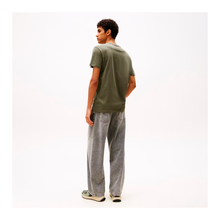 t-shirt-regolare-con-testo-del-dna