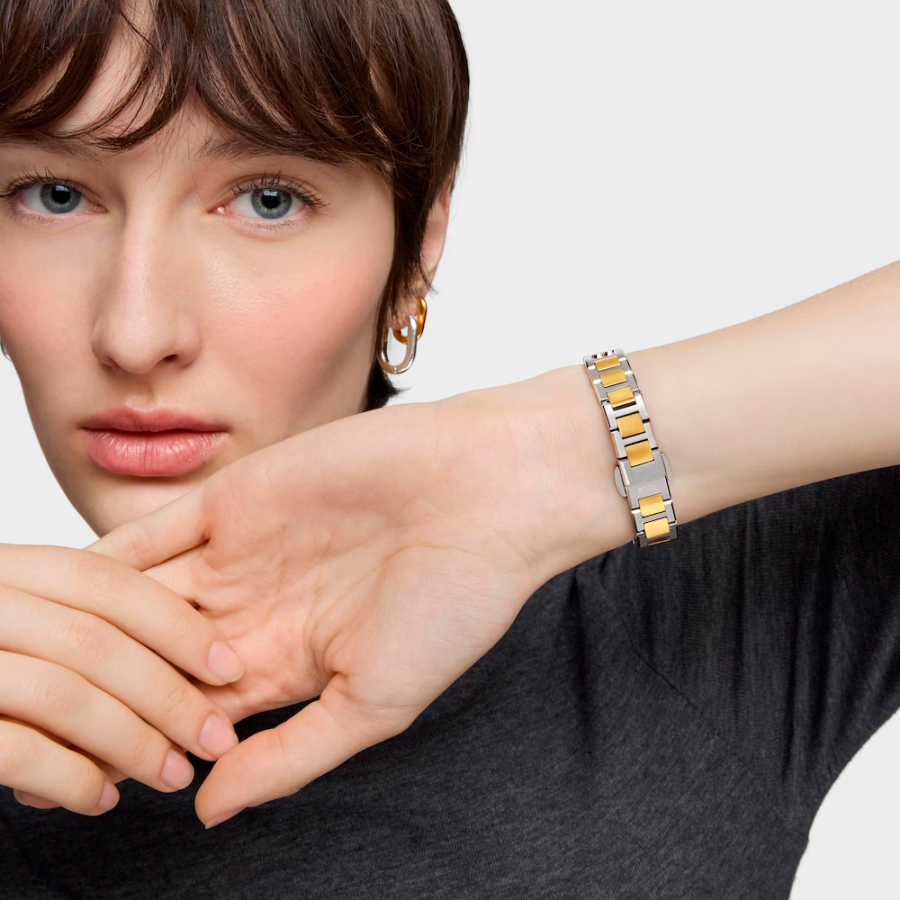 reloj-analogico-con-brazalete-de-acero-y-acero-dorado-icon-time