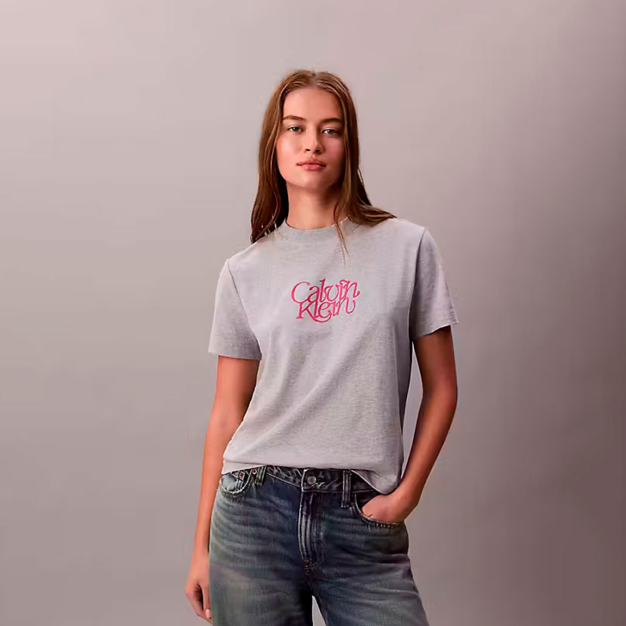t-shirt-ajuste-a-logo-script t-shirt-ajuste-a-logo-script