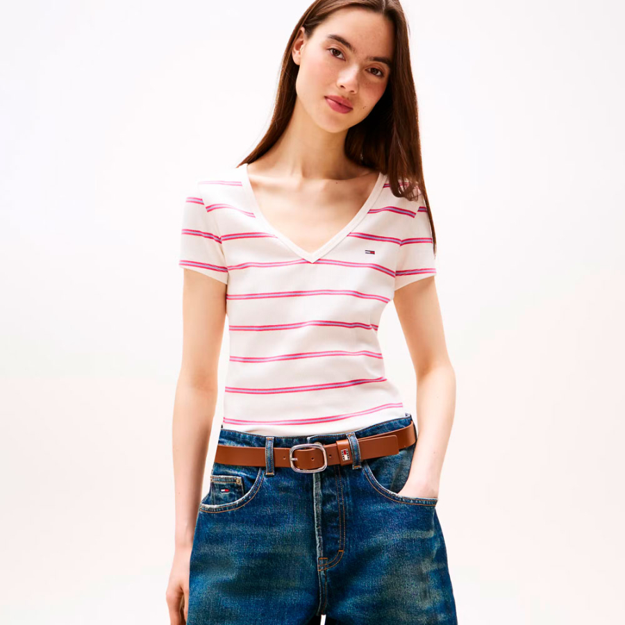 camiseta-essential-con-cuello-de-pico camiseta-essential-con-cuello-de-pico