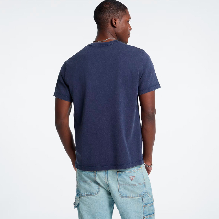 camiseta-com-logotipo-estampado camiseta-com-logotipo-estampado