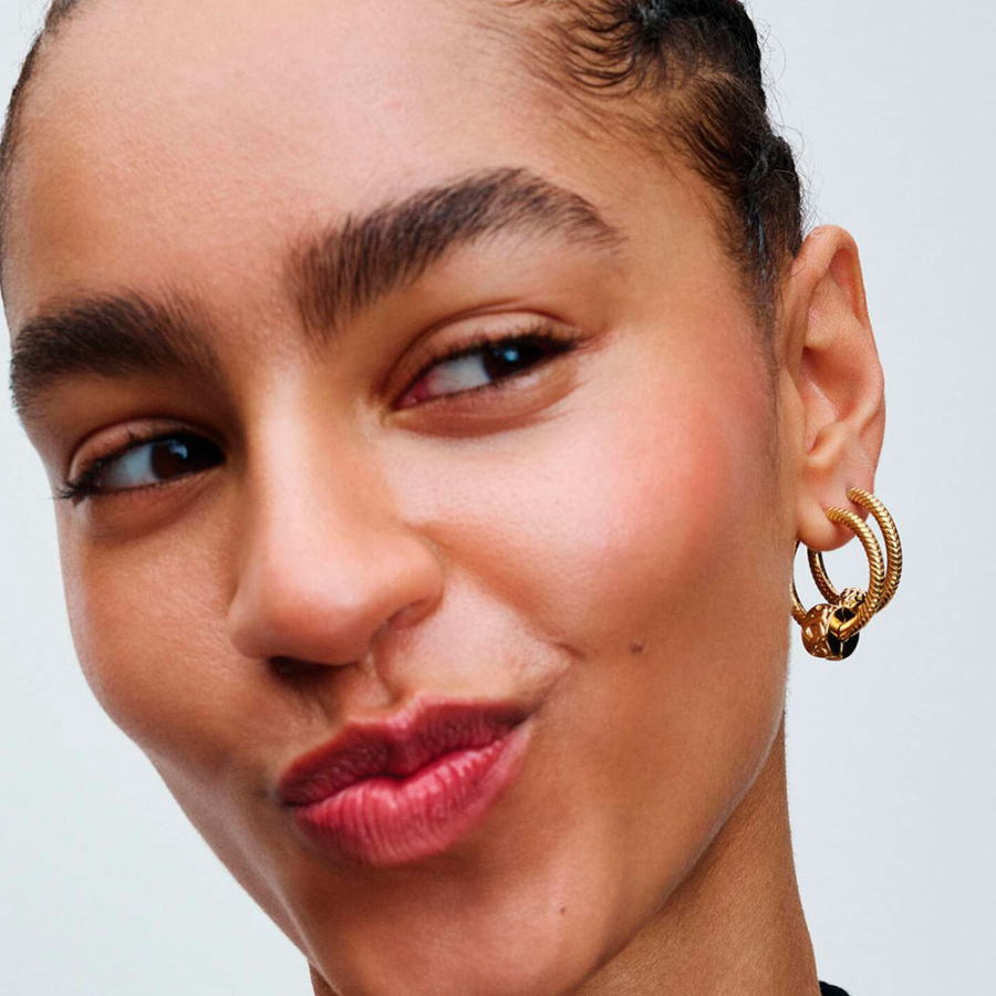 pingente-de-clipe-com-coracoes-entrelacados-768035c00 pingente-de-clipe-com-coracoes-entrelacados-768035c00