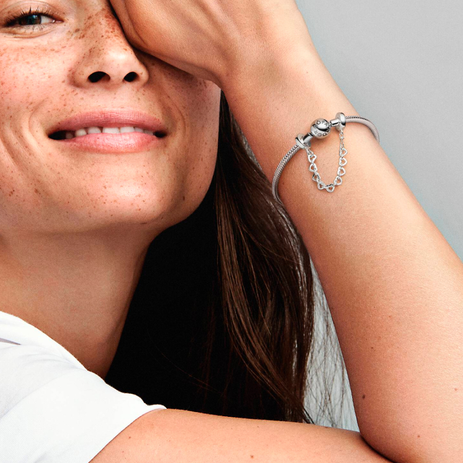 linked-hearts-sicherheitskette-792274c00 linked-hearts-sicherheitskette-792274c00