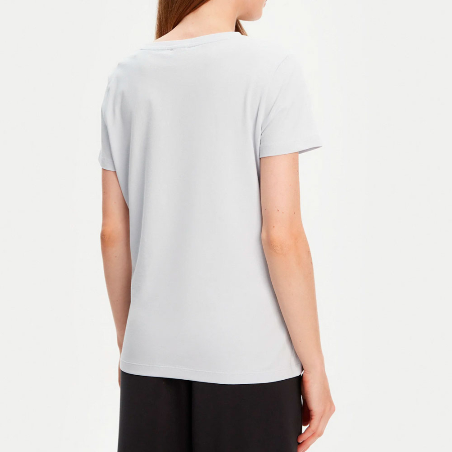 camiseta-briana-de-corte-regular