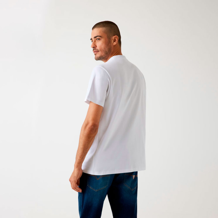 camiseta-con-logotipo-bordado camiseta-con-logotipo-bordado