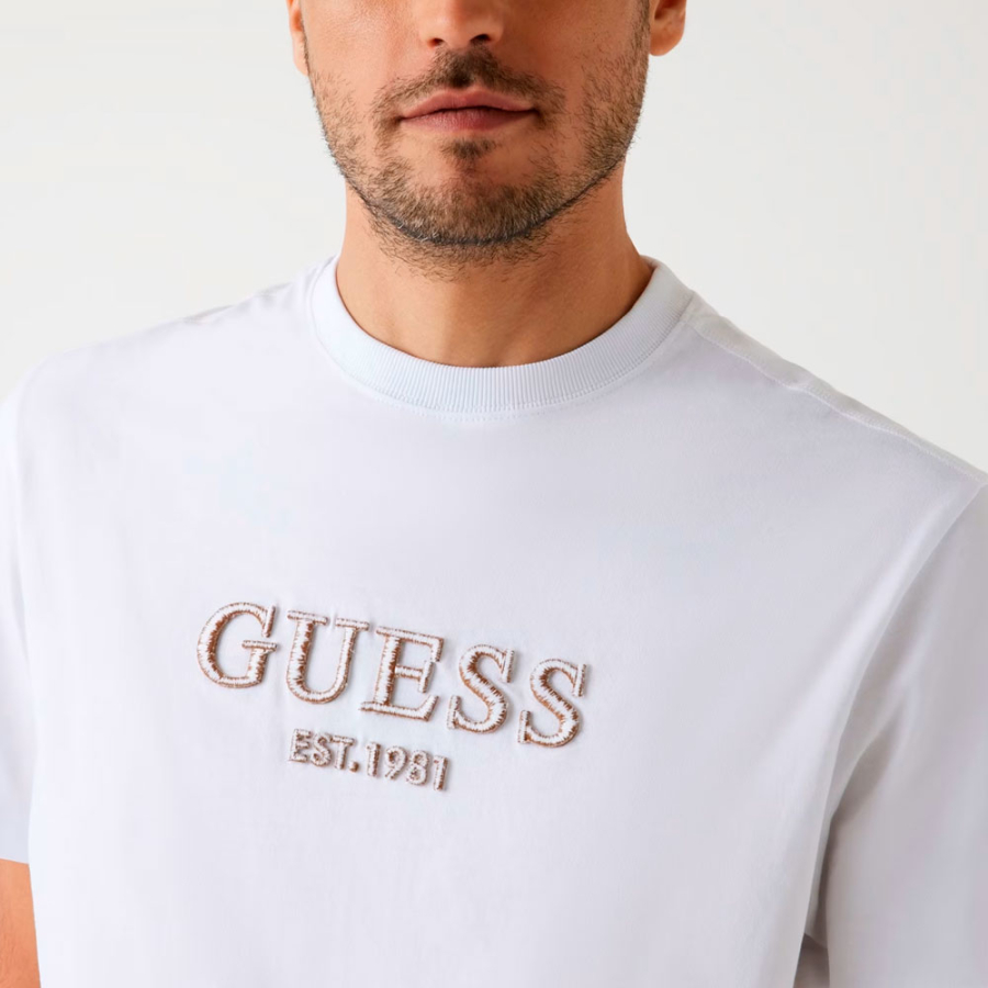 t-shirt-with-embroidered-logo t-shirt-with-embroidered-logo